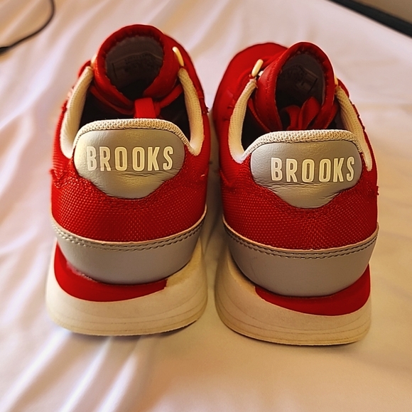 Brooks varsity retro chariot sneaker - Picture 5 of 5